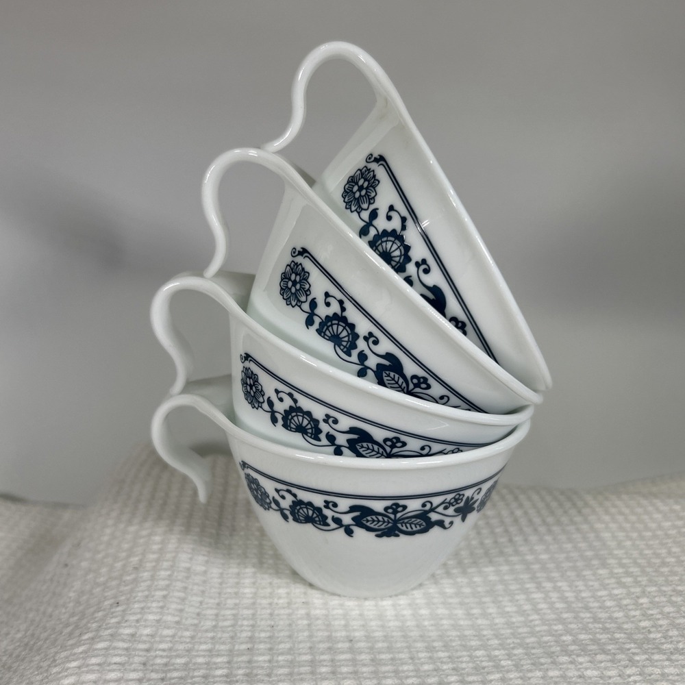 Set of 4 Corelle Livingware Corning Old Town Blue Onion Hook Handle Cups